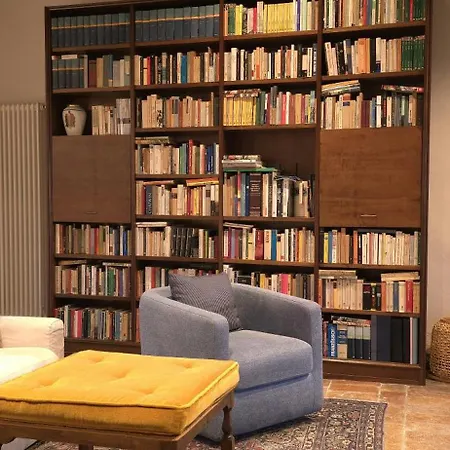 Historic With Panoramic Pool Hébergement de vacances