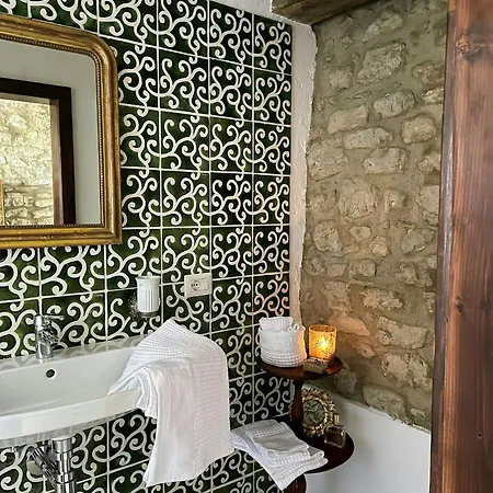 Historic With Panoramic Pool Hébergement de vacances