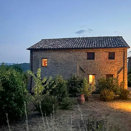 Dom wakacyjny Historic With Panoramic Pool Monte Santa Maria Tiberina